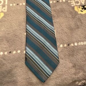 Perry Ellis Portfolio 100% Silk Striped Tie